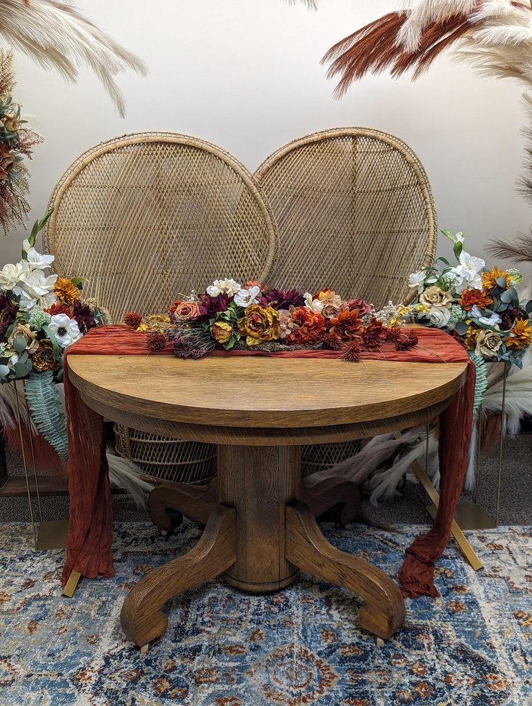 Round Sweetheart Table